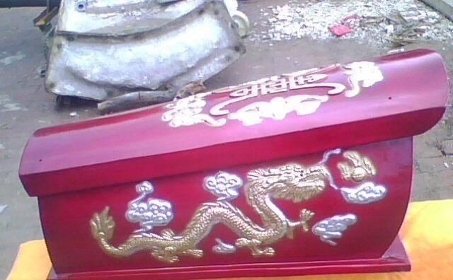 佛印和尚$棺材店的一副千古绝对,上联“人无千岁寿”,下联更是拍案叫绝