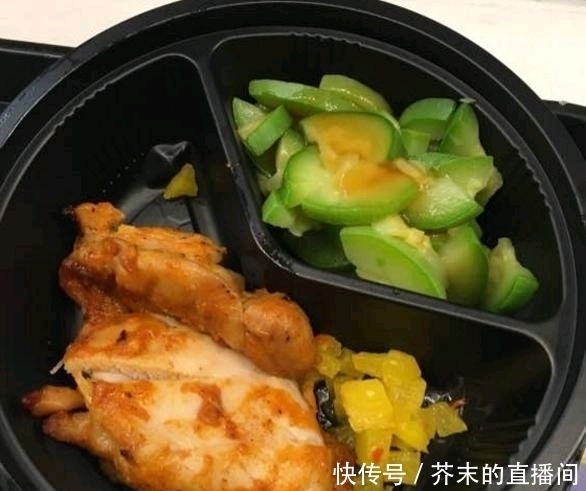 新款|肯德基又出新款！一份盒饭竟要50元，看到实物后：这钱花的值！