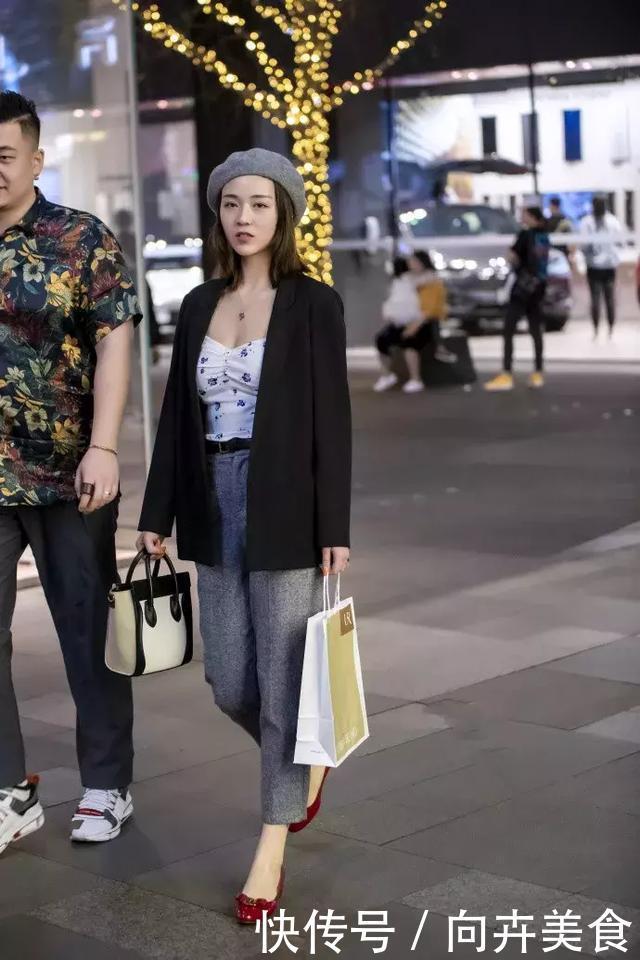 优雅迷人的尖头高跟鞋,让初夏显的搭配气质又高雅