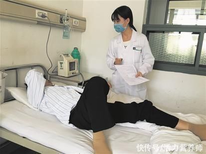 食物中毒|为了全家人的健康着想，这4类食物要焯水后再吃，懒也不能不做