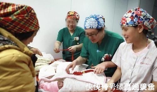 四胞胎|90后宝妈生下四胞胎,得知孩子性别后,宝爸:上辈子拯救了银河系