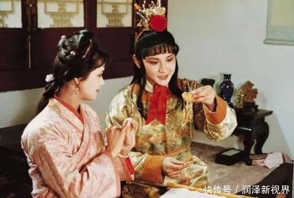 薛宝钗嫁贾宝玉后,究竟有没有生子你看她