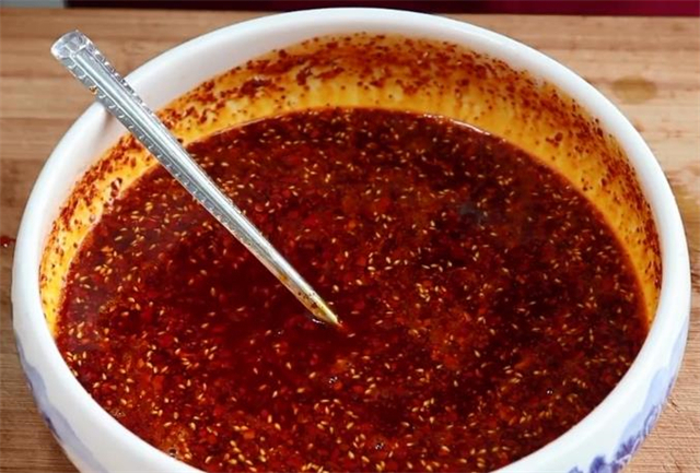 辣椒油不用买,20年红油辣子秘制配方教你在家做,学会受用一辈子