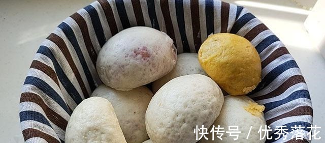 紫薯|馒头别做老一套，这几样蒸熟加在面粉里，营养又好看，孩子好喜欢！