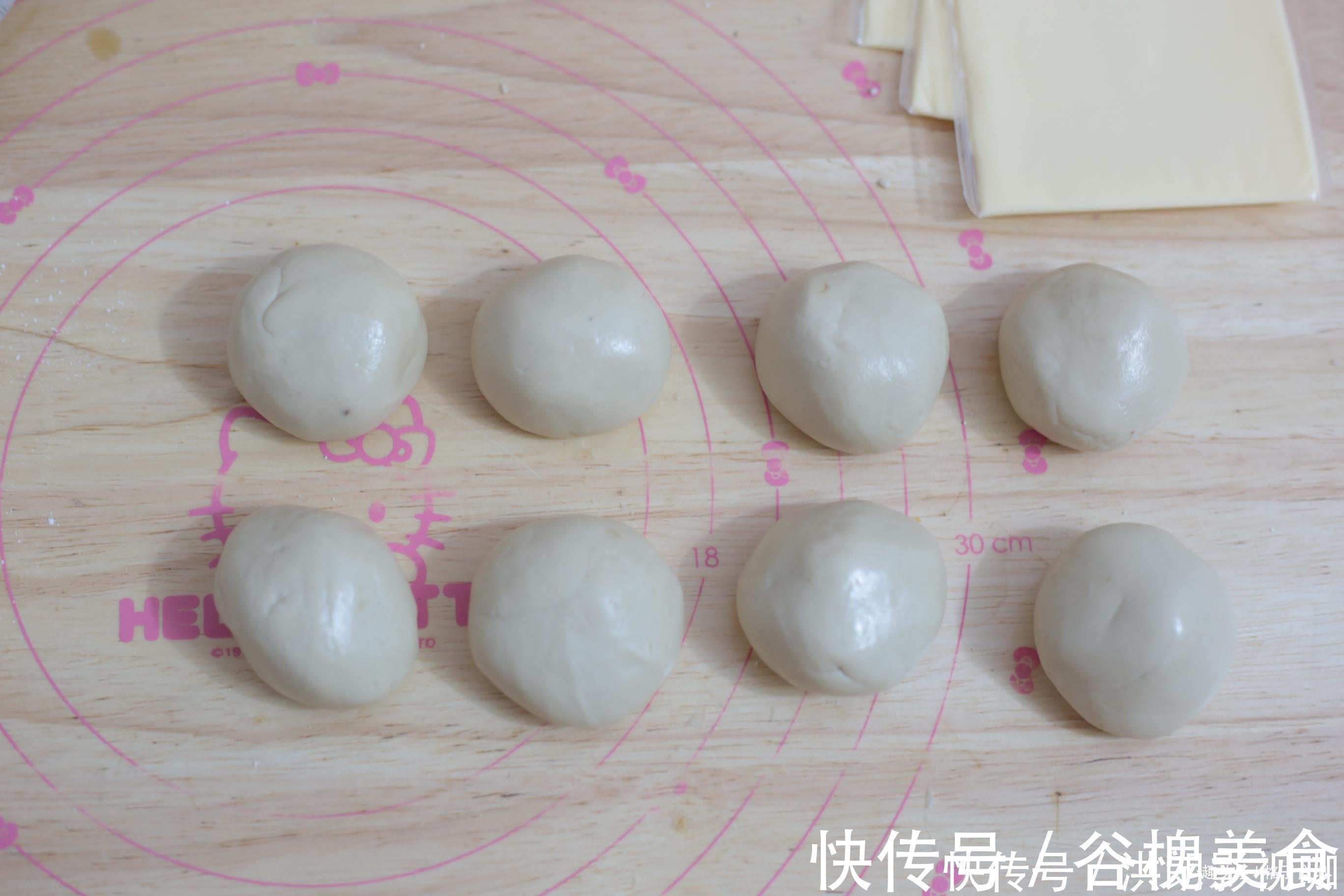 糯米粉最好吃的做法，香甜软糯，咬一口还会爆浆，越吃越过瘾，赞