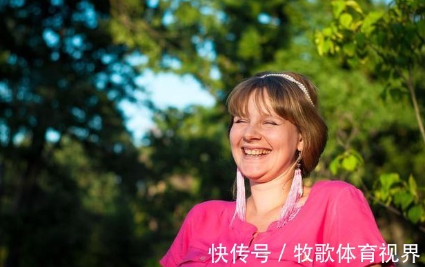 激素水平|女性绝经前，身体会“通知”你！若在49岁左右显露，真替你高兴