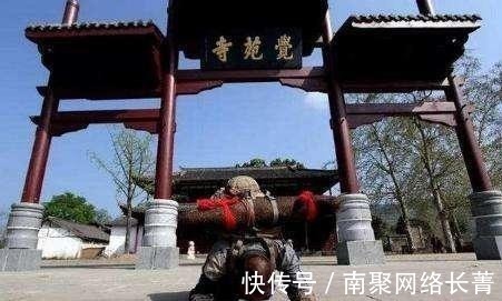 释正弘#他是中国真正的苦行僧，三步一拜走完四大名山，脚上茧比鞋底还硬