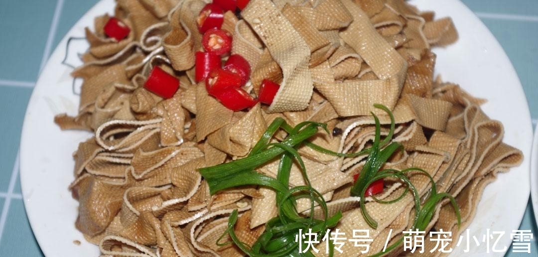 桌菜|招待老家出来的小伙伴,准备了一大桌菜,没想到肉菜没人吃,青菜却被吃了两盘