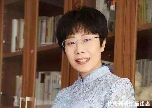 中国诗词|董卿优雅,郦波儒雅,蒙曼文雅,中国诗词大会中此人更是高雅