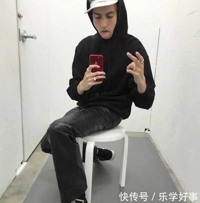 滑板 撩LV总监,穿10W天价球鞋,他是我见过最“烧钱”的板仔!