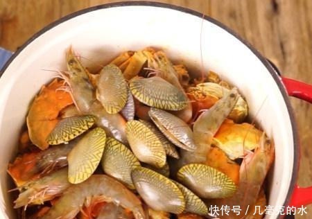 热过后,螃蟹“火”的吃法,和“它”搭配,螃蟹的命运就会改变