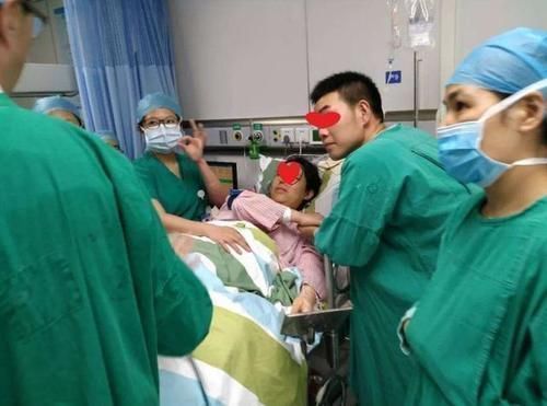 宝妈|“黑宝宝”遭亲妈嫌弃,护士却直夸好看,数月后高颜值征服一家人