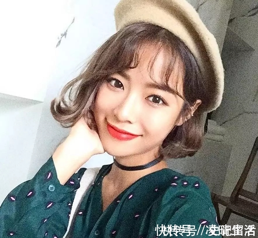 持久性|发量少的女生适合什么发型？时尚漂亮的短卷发最适合你！