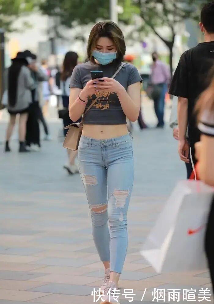 被穿得烂大街的牛仔裤,突然反转,小姐姐实在太懂了