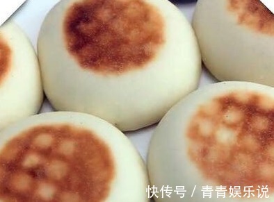 胡萝卜不要炒着吃了,教你不用面粉做软糯香甜的炸饼,比红薯饼香