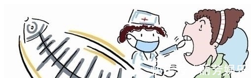 施救|3岁孩子不小心卡了鱼刺,父母的2个果断救了他,医生真棒