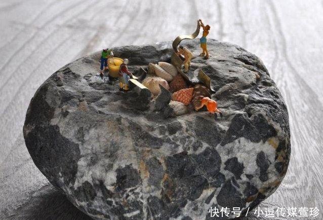每块|还在疯狂的收藏奇石?只要给石头赋予“灵魂”,每块石头都是奇石