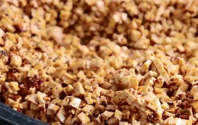 技巧|蒸包子,切记不可直接上锅蒸,3个小技巧,包子鲜嫩好吃,不塌陷