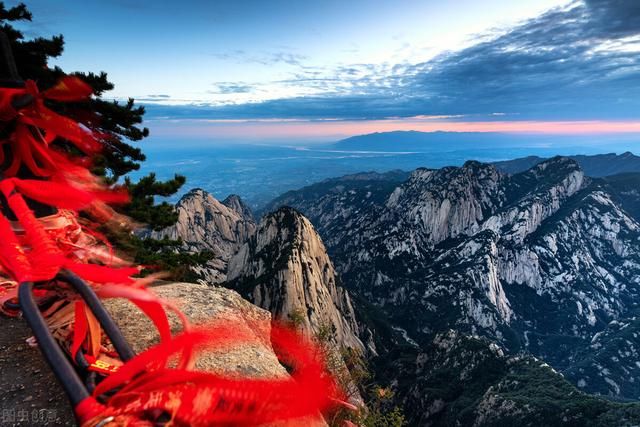 中年|自古华山一条路，奇险天下第一山，华山旅游攻略