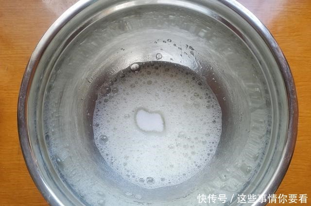 柠檬别只知道泡水喝，用来做蛋糕，滋味妙不可言，口味清新好喜欢