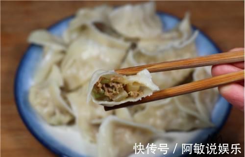 饺子皮|做萝卜馅时，用食盐杀水还是下锅焯水，都不对！大厨教你正确做法