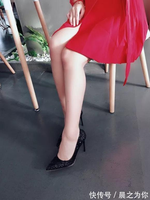 高跟鞋 尖头细跟鞋显端庄优雅,十足的女人韵味在足尖弥漫