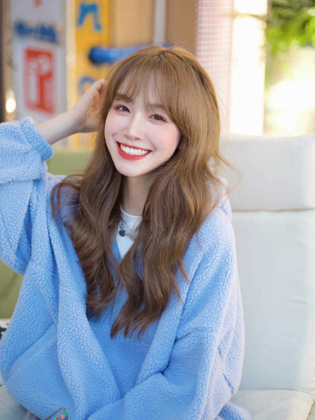 下装|冬天来一件彩虹色羊羔毛外套吧!保暖舒适又减龄,奶fufu的超可爱