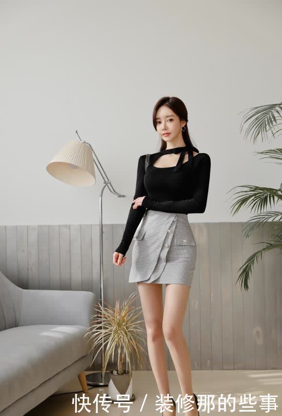 美人图鉴孙允珠:苍青雅黑圆弧镂空淑女包臀裙