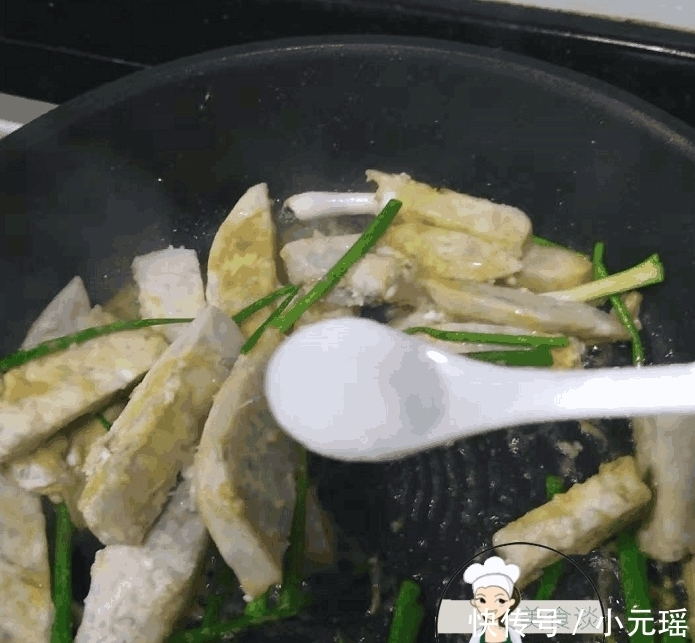 儿子爱吃零食不吃饭, 我做了这道美味, 当菜又当零食, 儿子吃嗨了