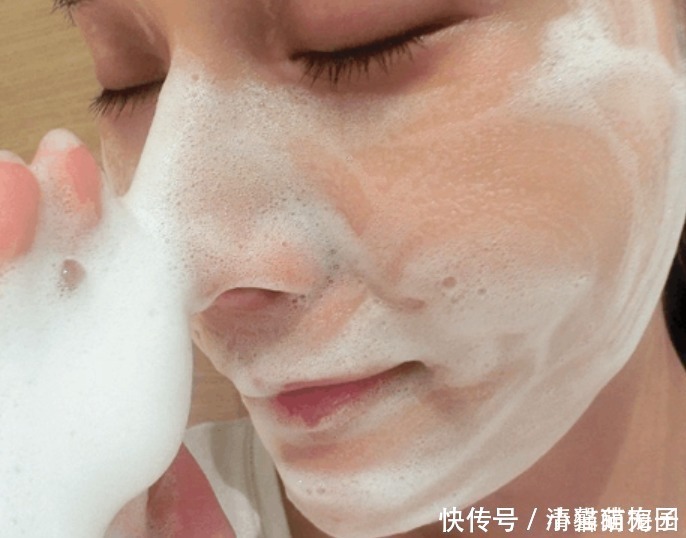 脸上痘痘反复长很困恼别怕!教你5个方法,帮你快速清除痘痘!