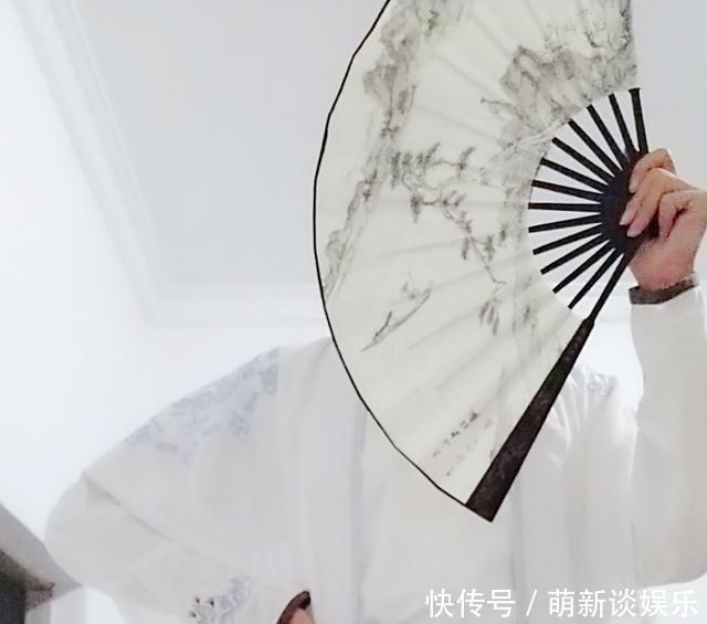 都是右衽|刚买了套汉服,这样穿哪里不对