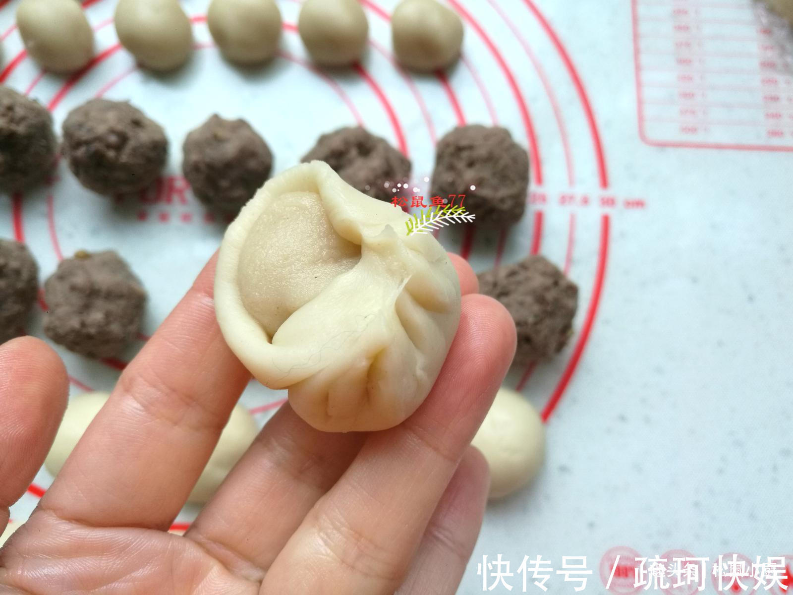 面团|家里有电饼铛吗来做个红豆酥吧，一碰就掉渣，比烤箱版还好吃