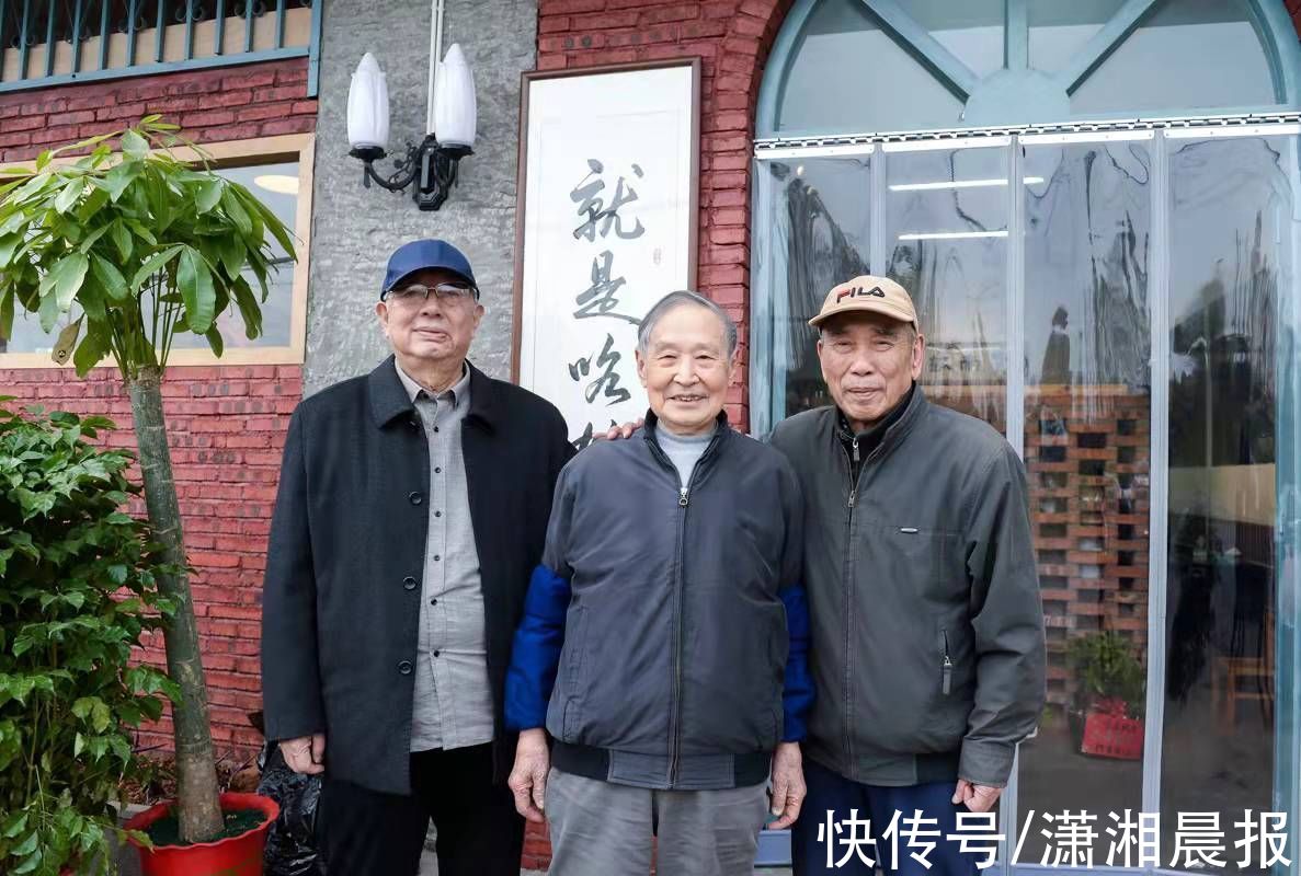 技术室|合伙开饭店想买房车的3位湖南大爷：当年经历值得吹一辈子牛