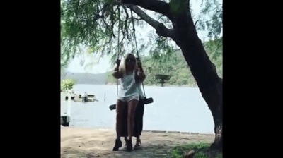 |开心笑话:老婆和丈母娘很像,有次我踢了丈母娘一脚