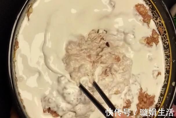 自制香肠，选料精良、干净，吃起来放心，今天分享一道蒜香红肠