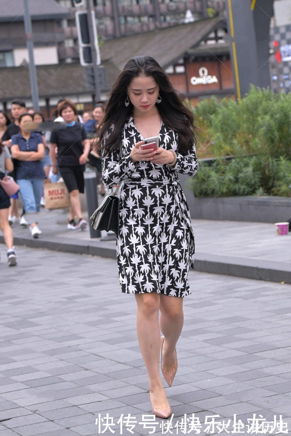 包包|法式收腰连衣裙,浪漫优雅,满满通勤风,太适合职场女士了