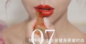 滋润型 化妆师建议涂口红不要用“嘴抿”,教你正确方法,不沾杯不掉色!