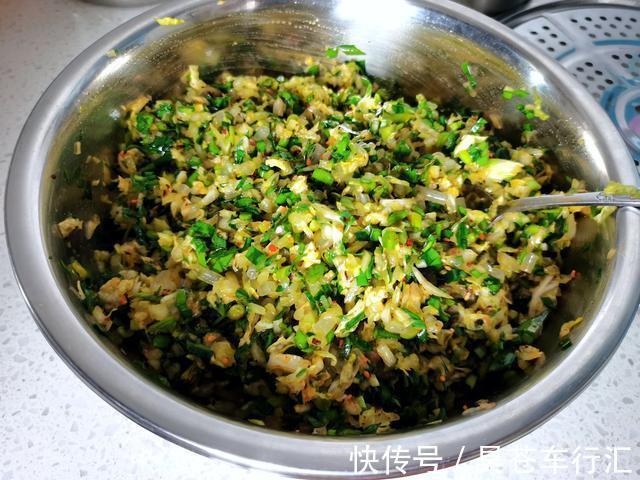 包子|每年冬天我家就爱吃这素包子，5元钱蒸一锅，一口气吃7个