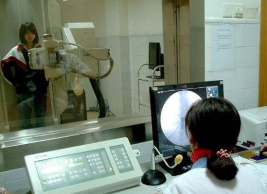 女人|为何有些女人抗拒做胸透这个理由让人哭笑不得，不妨了解