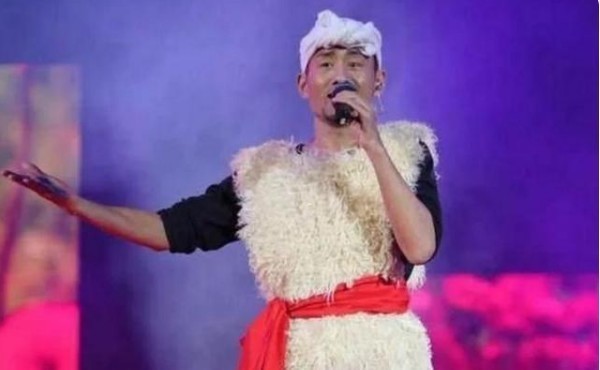 星光大道5位冠军现状第一位被扒身份作假,第四位沦为服务员!