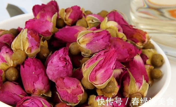 肝气郁结|玫瑰花和此物一起泡,每天一杯,美白祛斑,气血足了,脸色更红润