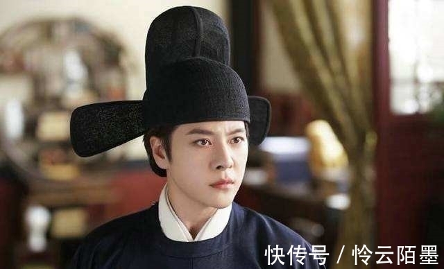 武则天$秀才出一上联,满朝官员无人能对,武则天悬赏千金,千百年无下联