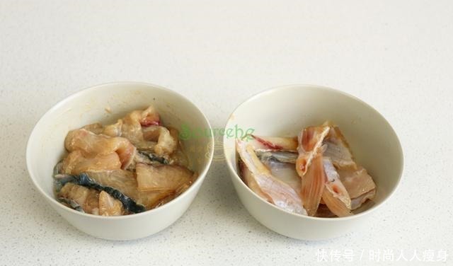  酸菜鱼在家做原来这么简单，酸菜爽口，鱼肉鲜美，连汤汁都好喝
