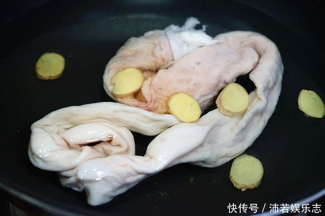 香料|地方美食卤大肠,三个步骤教你清除异味,用对香料巧做诱人肥肠