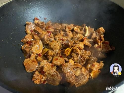  机会|天冷了，胡萝卜三种食材炖一锅，找机会做给家人吃，汤汁无需过多