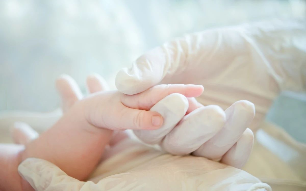 小琳|宝宝小手很重要,请不要戴这东西,却有很多宝宝在戴!