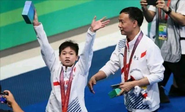 中国跳水队|天赋非同常人！全红婵恩师透露成功关键：别人学一年她半年就学会