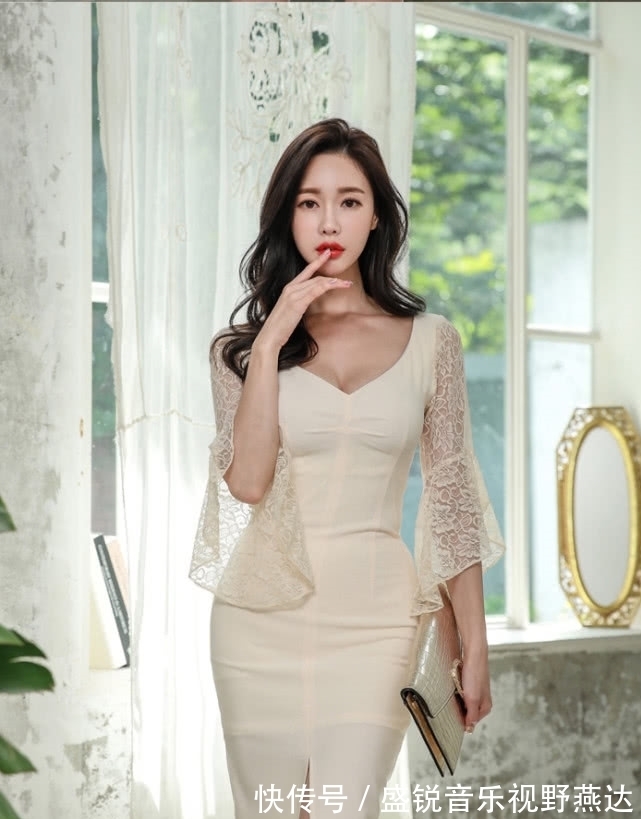 潮流 一条开叉连衣裙和高跟鞋的搭配，就能让你变得和模特一样时尚