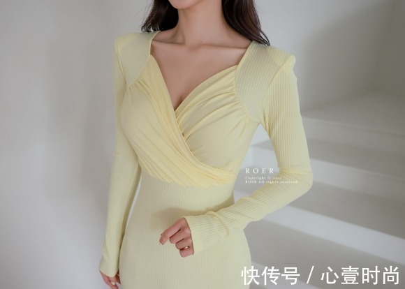 礼裙|女神孙允珠时尚搭配:兰溪暮春柠檬草鲜黄裹胸礼裙