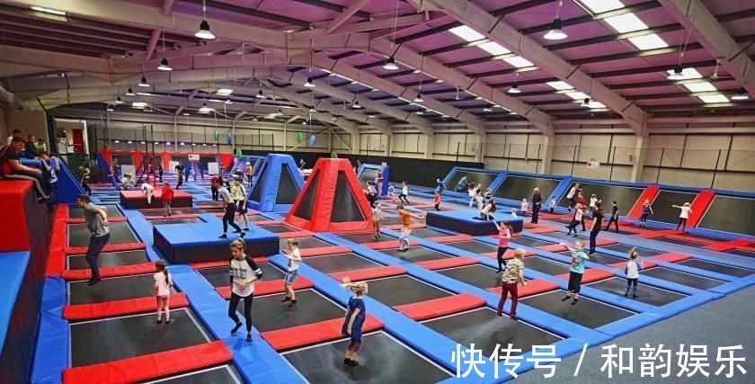 家长|孩子有这3特征,不是“长不高”,而是“发育晚”,家长莫担心